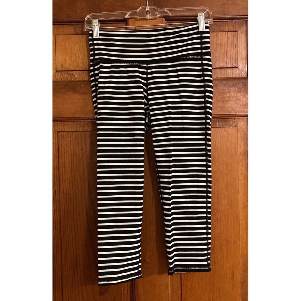 Athleta Womens S Chaturanga Black White Striped Capri Leggings Yoga Activewear